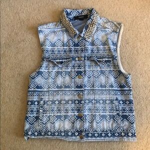 Forever 21 Denim Tribal Patterned Vest Size M